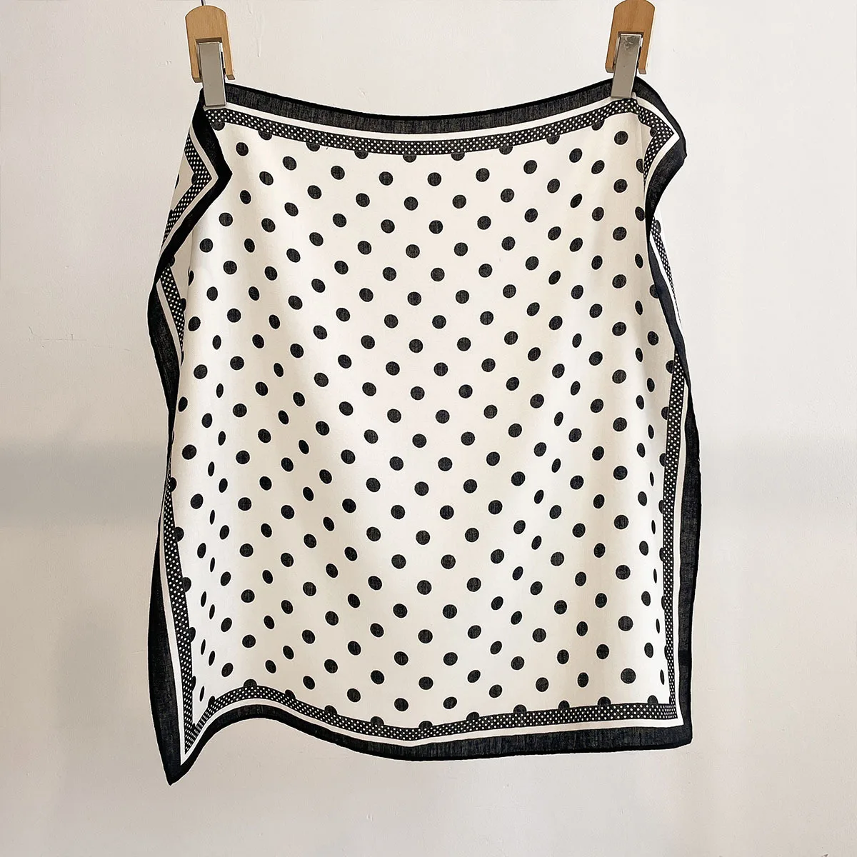 Luxury Polka Dot Printed Squar - Face Scarf Mask のレビューと価格