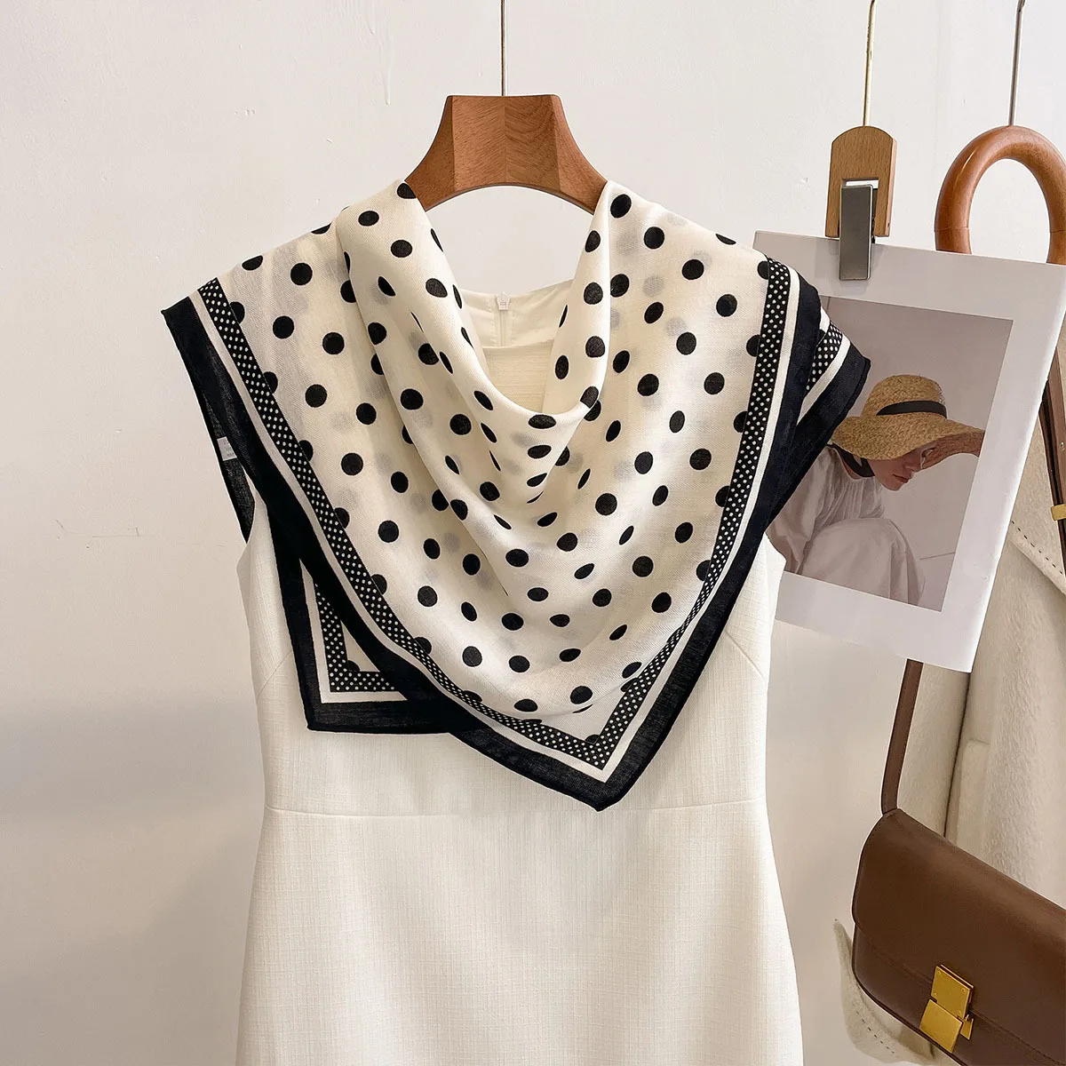 Luxury Polka Dot Printed Squar - Face Scarf Mask のレビューと価格