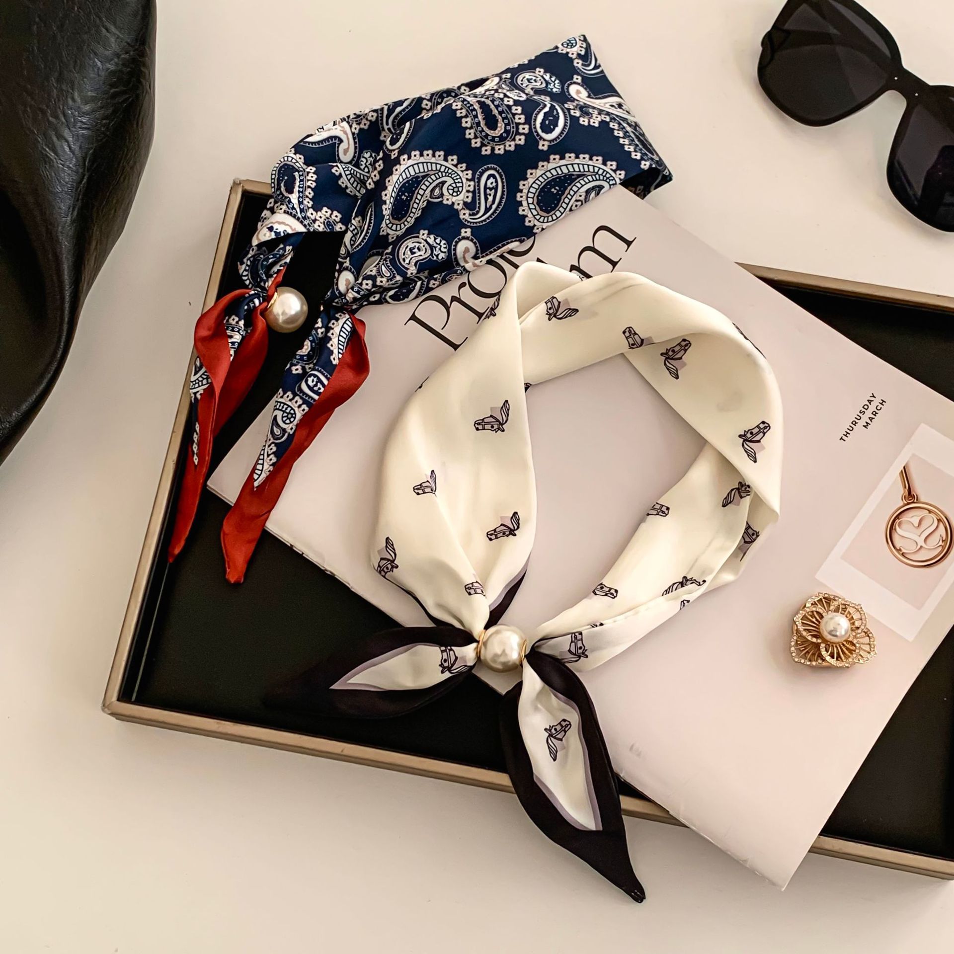 Cashew Flower Silk Scarf Effor - Ascot Neck Scarf のレビューと価格