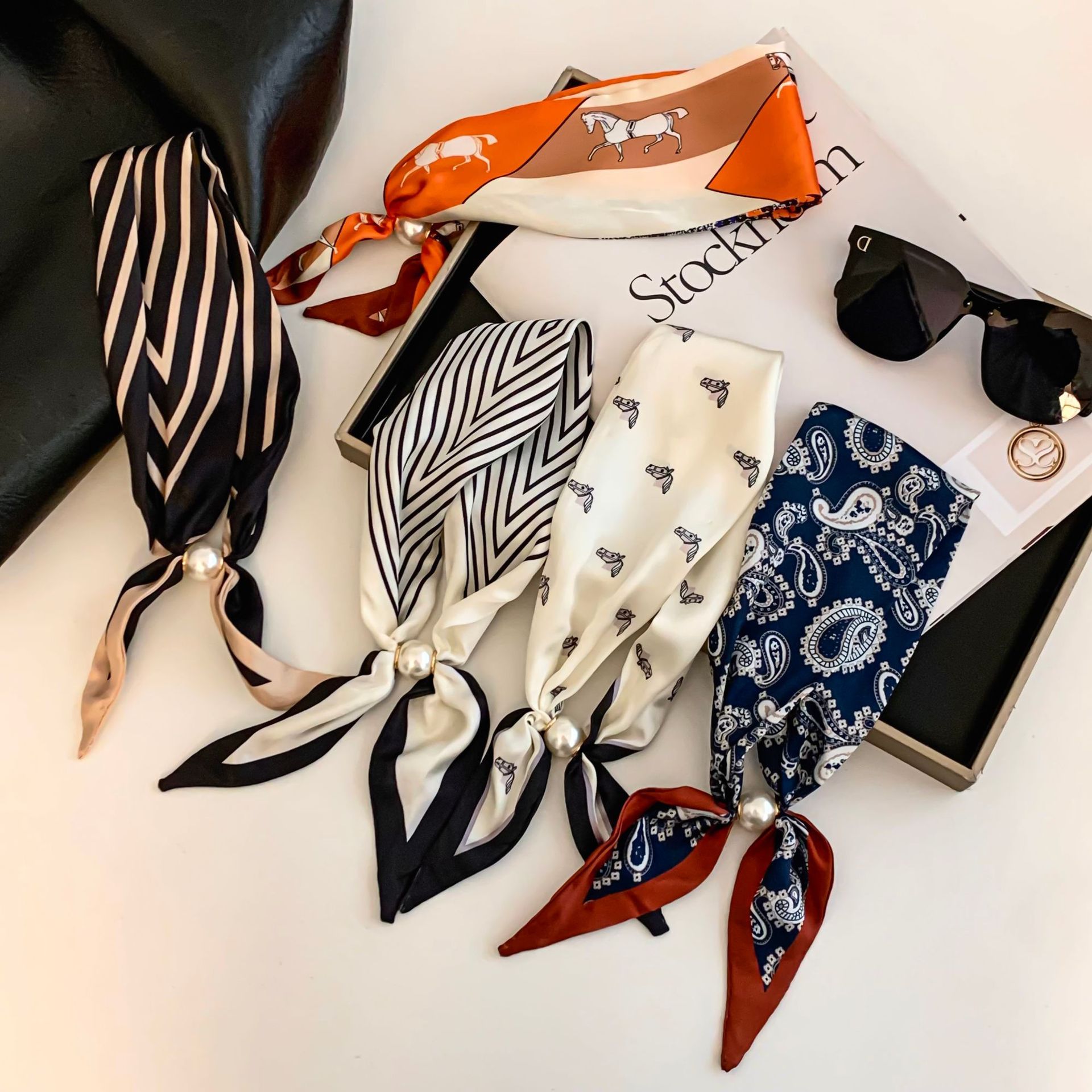 Cashew Flower Silk Scarf Effor - Ascot Neck Scarf のレビューと価格