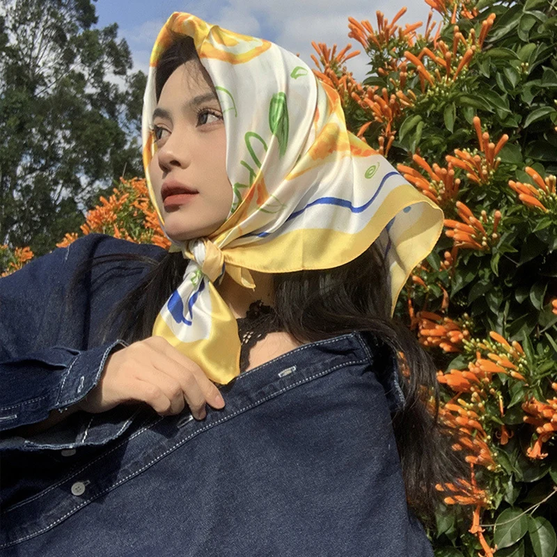 70cm Square Lemon Print Yellow - Ascot Neck Scarf のレビューと価格