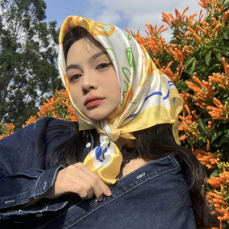 70cm Square Lemon Print Yellow - Ascot Neck Scarf のレビューと価格