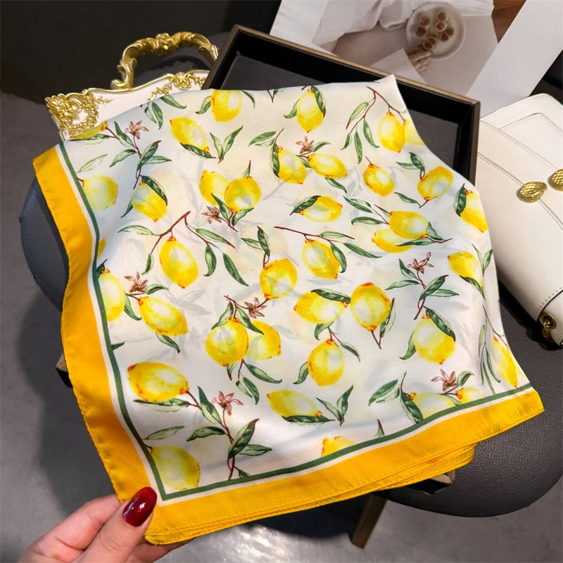 70cm Square Lemon Print Yellow - Ascot Neck Scarf のレビューと価格