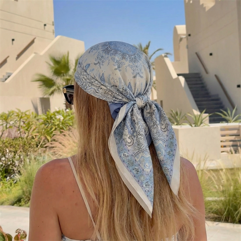 Luxury Printing Silk Square Sc - Ascot Neck Scarf のレビューと価格