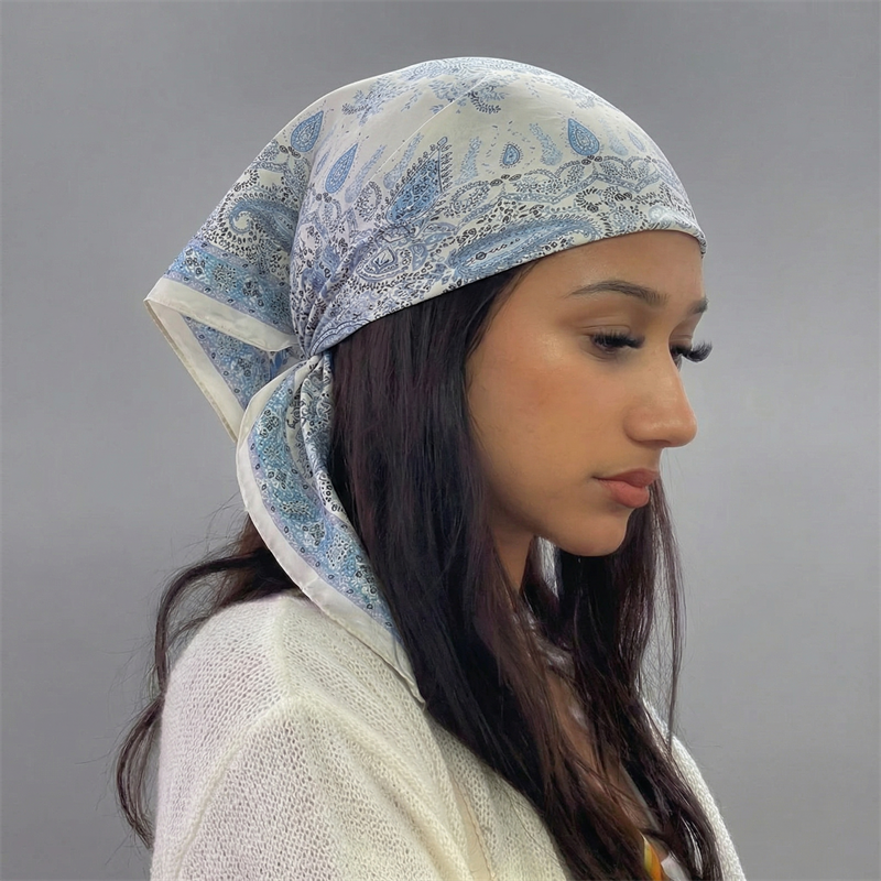Luxury Printing Silk Square Sc - Ascot Neck Scarf のレビューと価格
