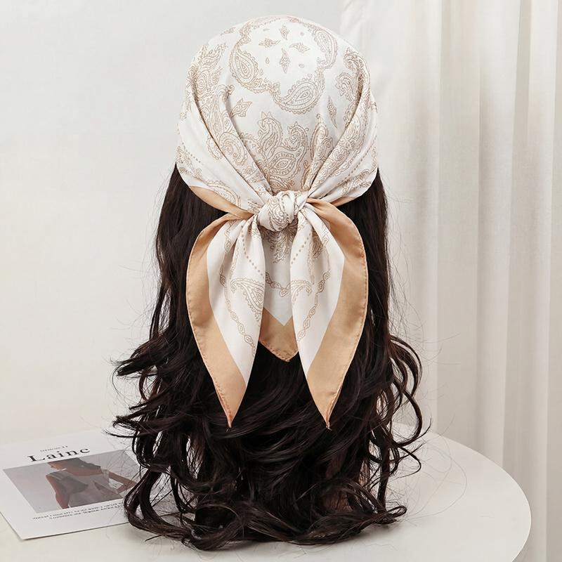 Vintage Beige Paisley Print Sq - Ascot Neck Scarf のレビューと価格