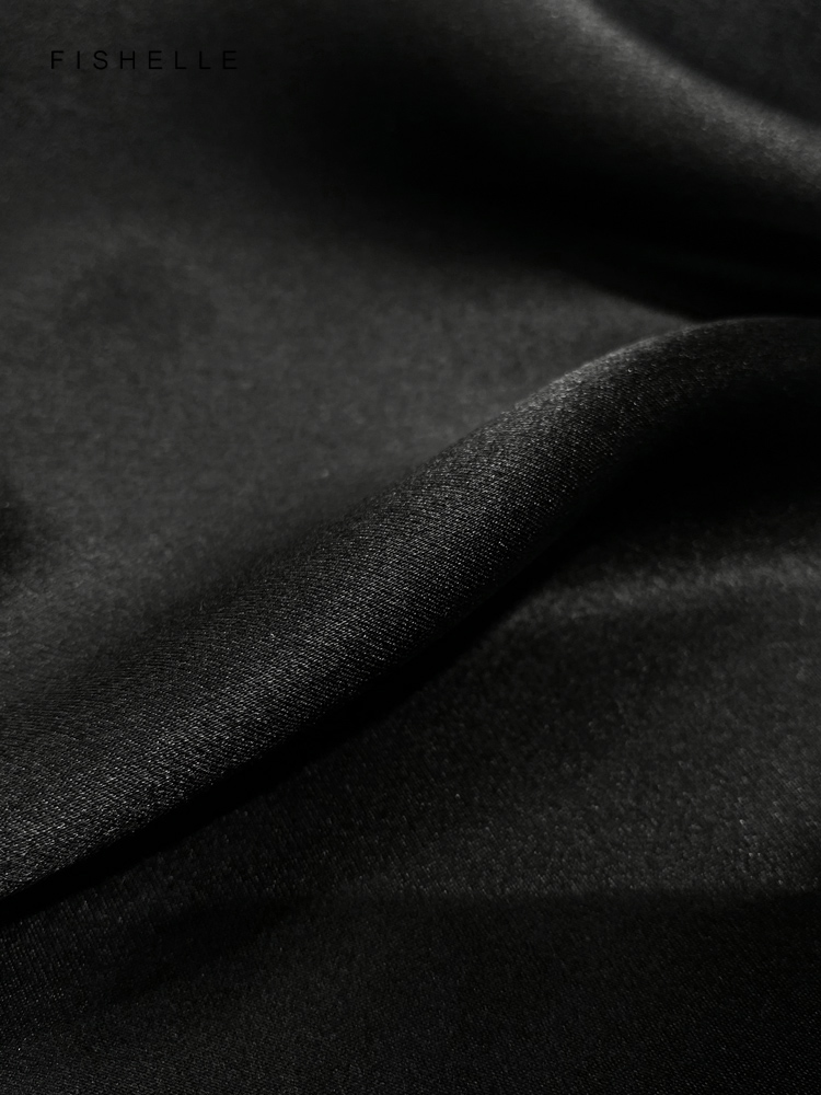 Solid color black pure silk sc - Ascot Neck Scarf のレビューと価格