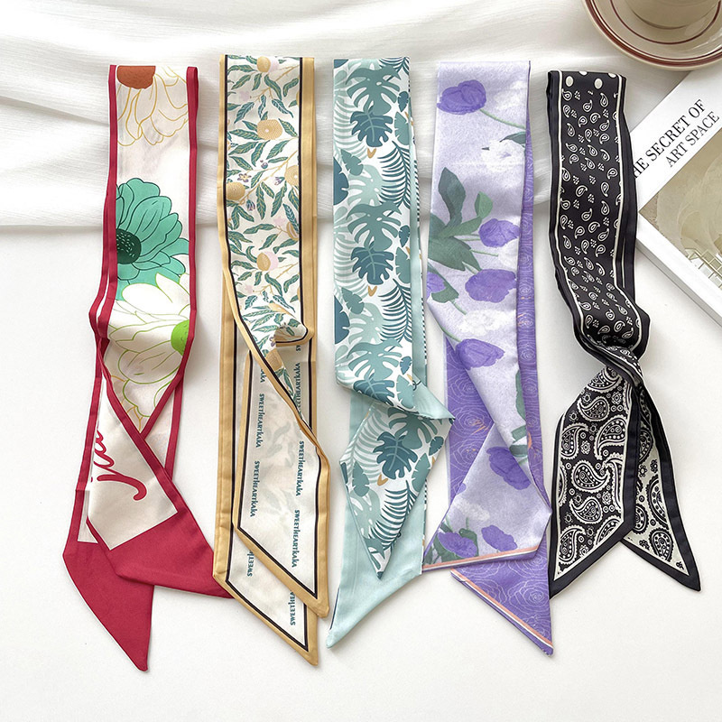 New luxury Brand Model Small S - Ascot Neck Scarf のレビューと価格
