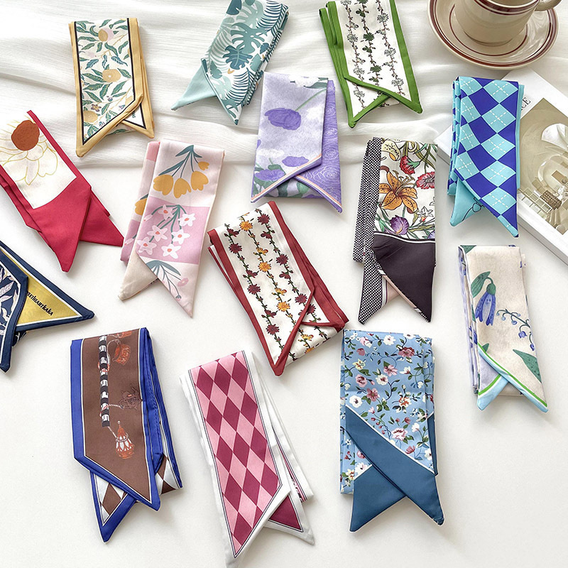 New luxury Brand Model Small S - Ascot Neck Scarf のレビューと価格
